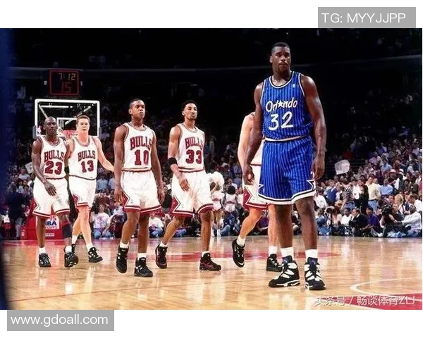 赵岩昊的篮球之路:从青涩少年到职业明星的成长故事与奋斗历程 赵岩昊的篮球之路:从青涩少年到职业明星的成长故事与奋斗历程