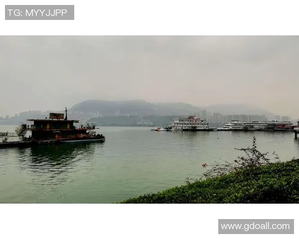 万州体育馆盛大举行足球比赛直播精彩瞬间尽在眼前 万州体育馆盛大举行足球比赛直播精彩瞬间尽在眼前